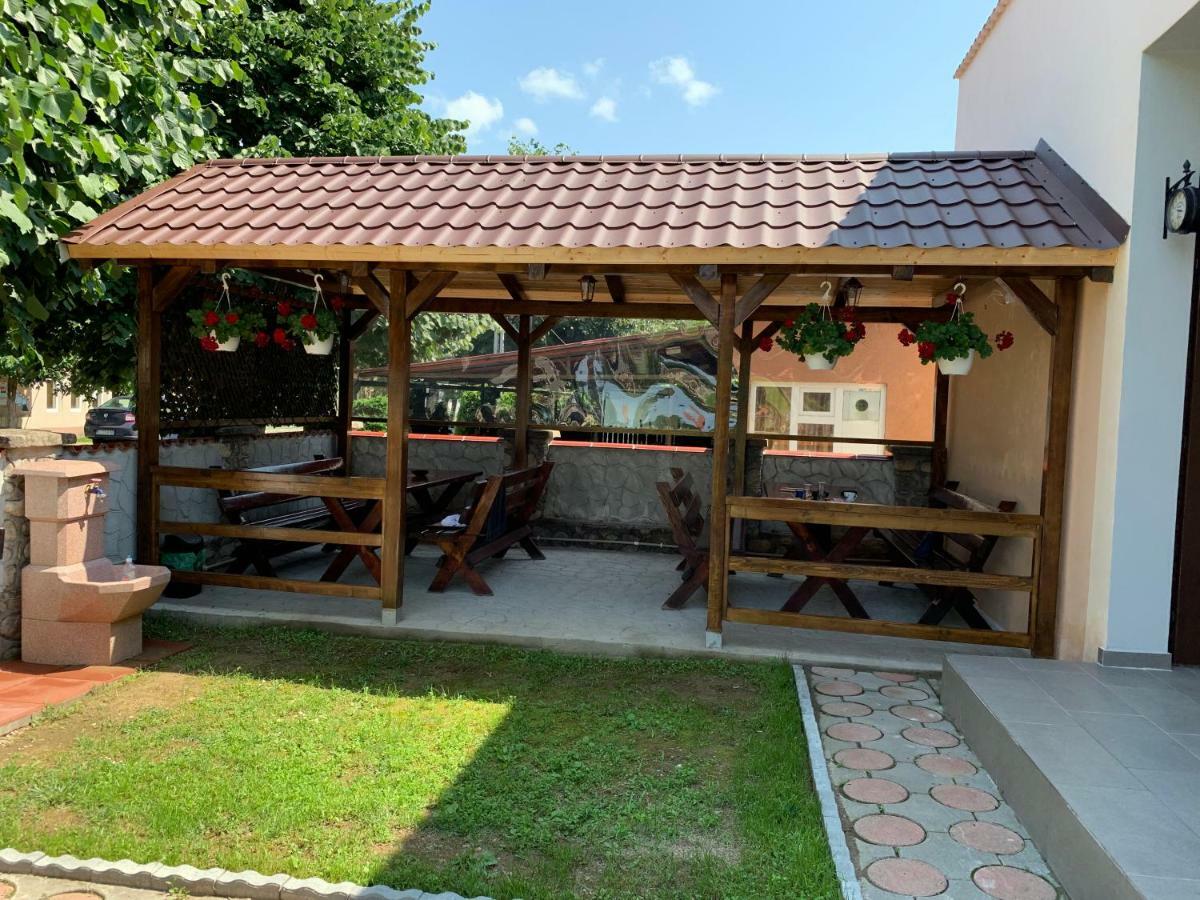 Casa Roka Apartamento Ieşelniţa Exterior foto